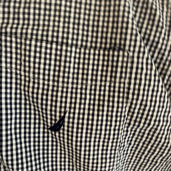 Nautica button down - Picture 2 of 3